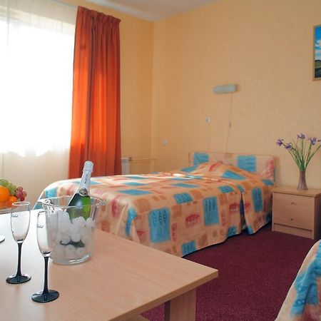 Rehe Hotel Tartu Esterno foto