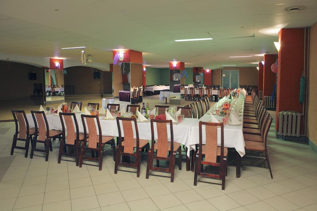 Rehe Hotel Tartu Esterno foto