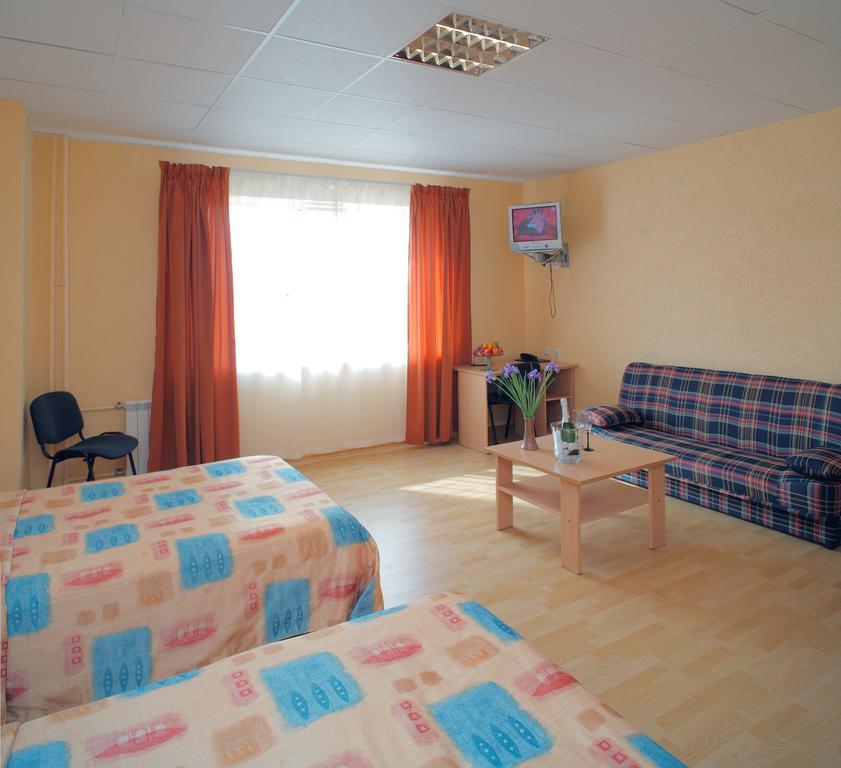 Rehe Hotel Tartu Esterno foto