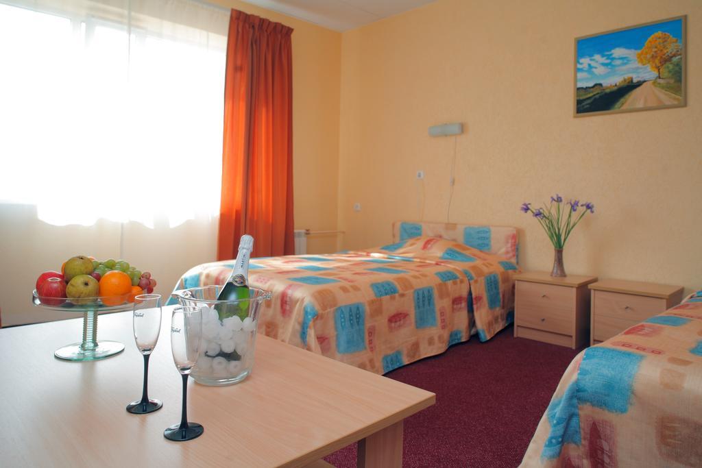 Rehe Hotel Tartu Esterno foto