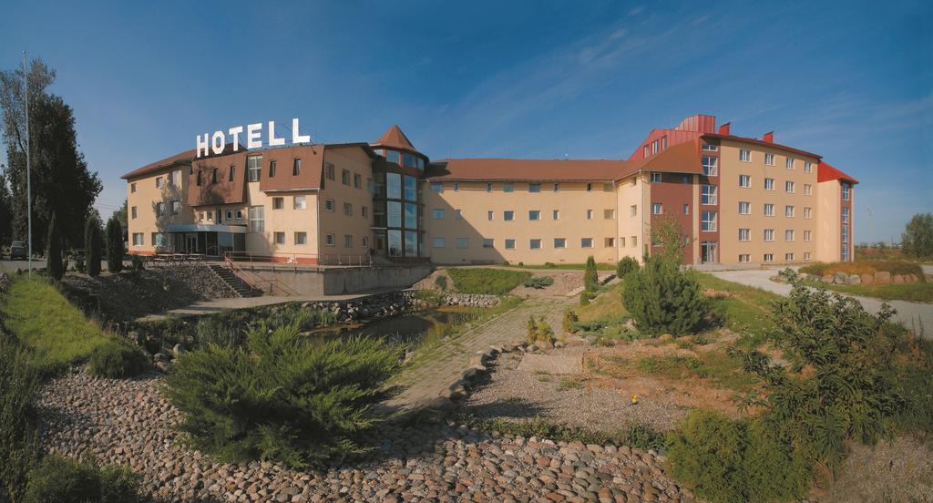 Rehe Hotel Tartu Esterno foto