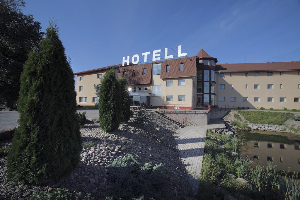 Rehe Hotel Tartu Esterno foto